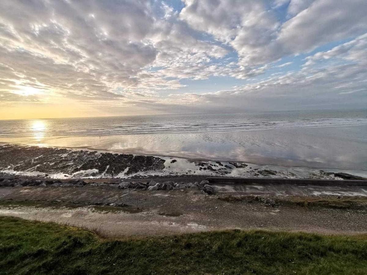 A Cote De La Mer Ault Bagian luar foto