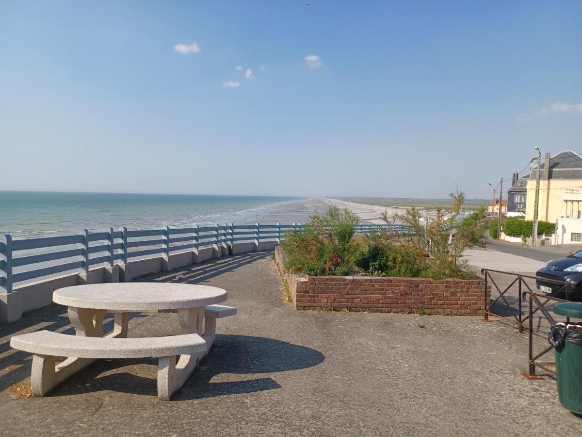 A Cote De La Mer Ault Bagian luar foto